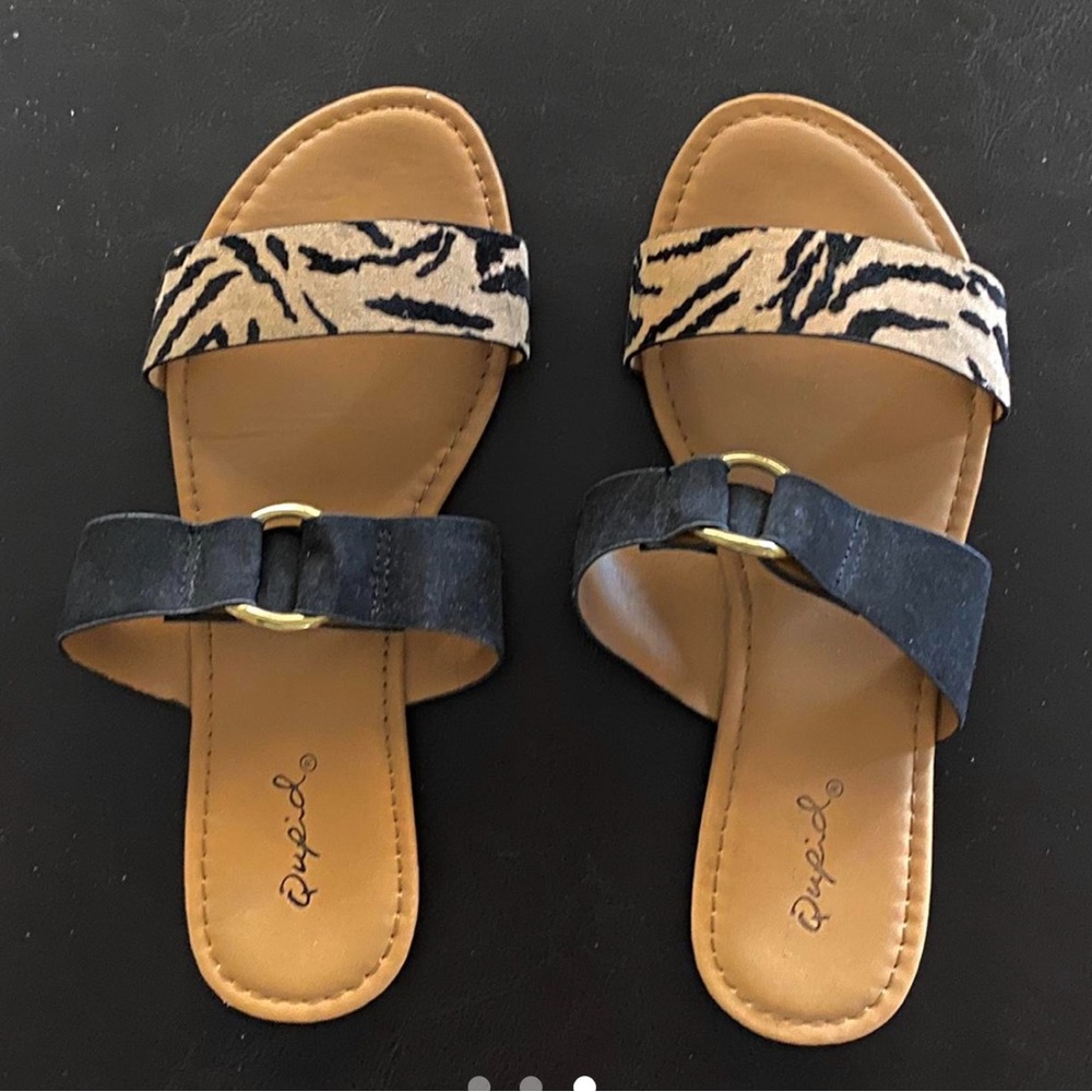 Sandals - Picture 3 of 3